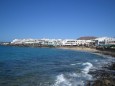 Playa Blanca - Lanzarote ein Blick von der Ferne auf den Strand