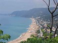 Blick über den Strand von Vrachos