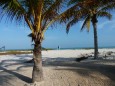 Blick aus einer Bodega auf den Strand von Holbox