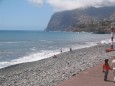 Spaziergang auf Funchals Strandpromenade