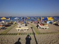 Stadtstrand Hotelviertel - Kos Stadt Sehr sauberer Strand, Wasser etwas trübe