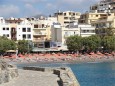 Der Stadtstrand von Agios Nikolaos ist eine kleine Bucht